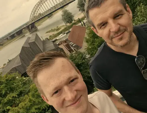 Mike Meurs, onze veelzijdige docent, leidt jeugdorkest Kunst en Volharding Beuningen